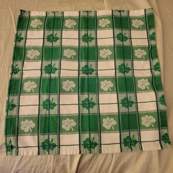 St Patricks Day Table Cloth and Napkins - Picture 4 of 6